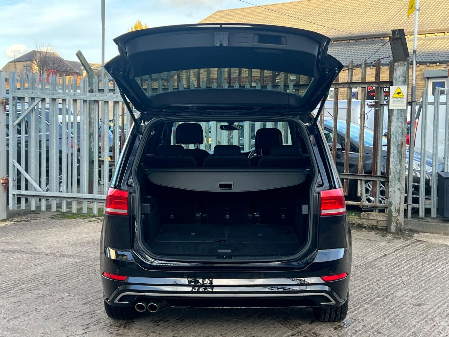 Used Volkswagen Touran for sale - 76409631: Photo 23