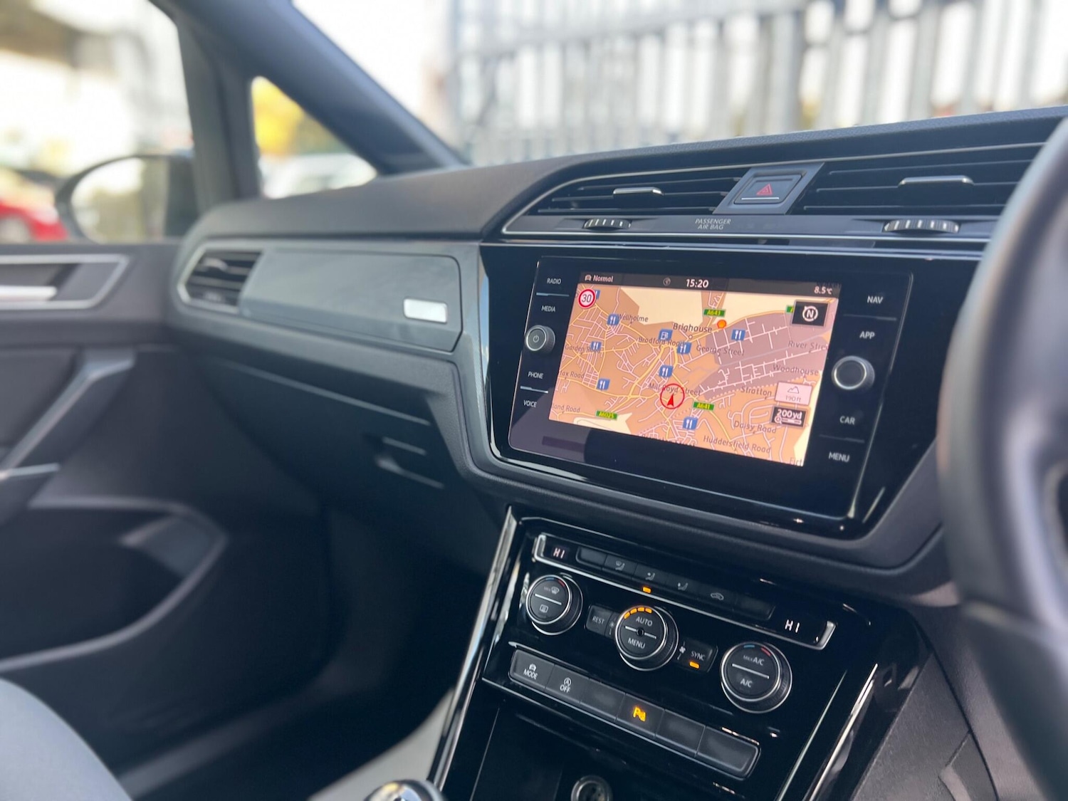 Used Volkswagen Touran for sale - 76409631: Photo 43