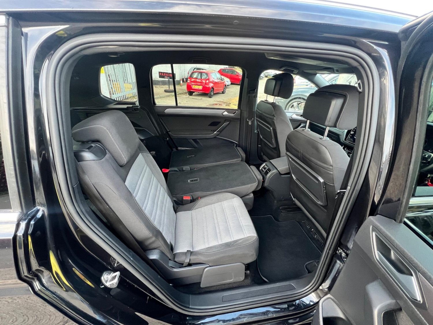 Used Volkswagen Touran for sale - 76409631: Photo 58