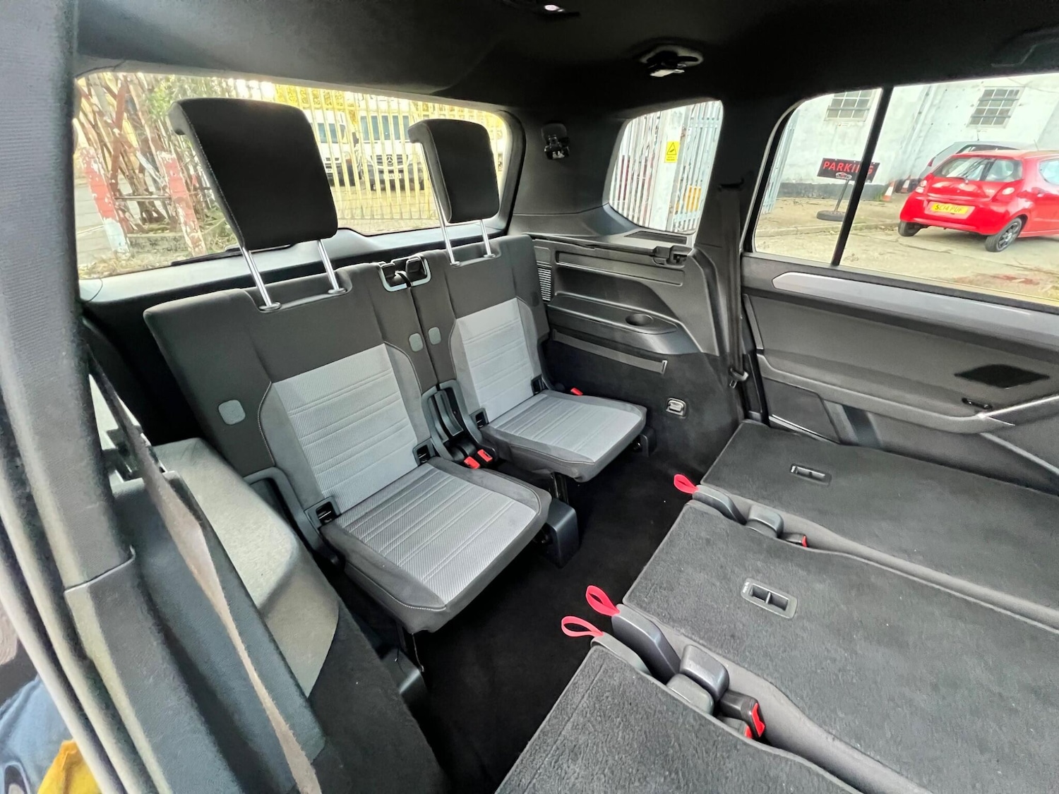 Used Volkswagen Touran for sale - 76409631: Photo 60