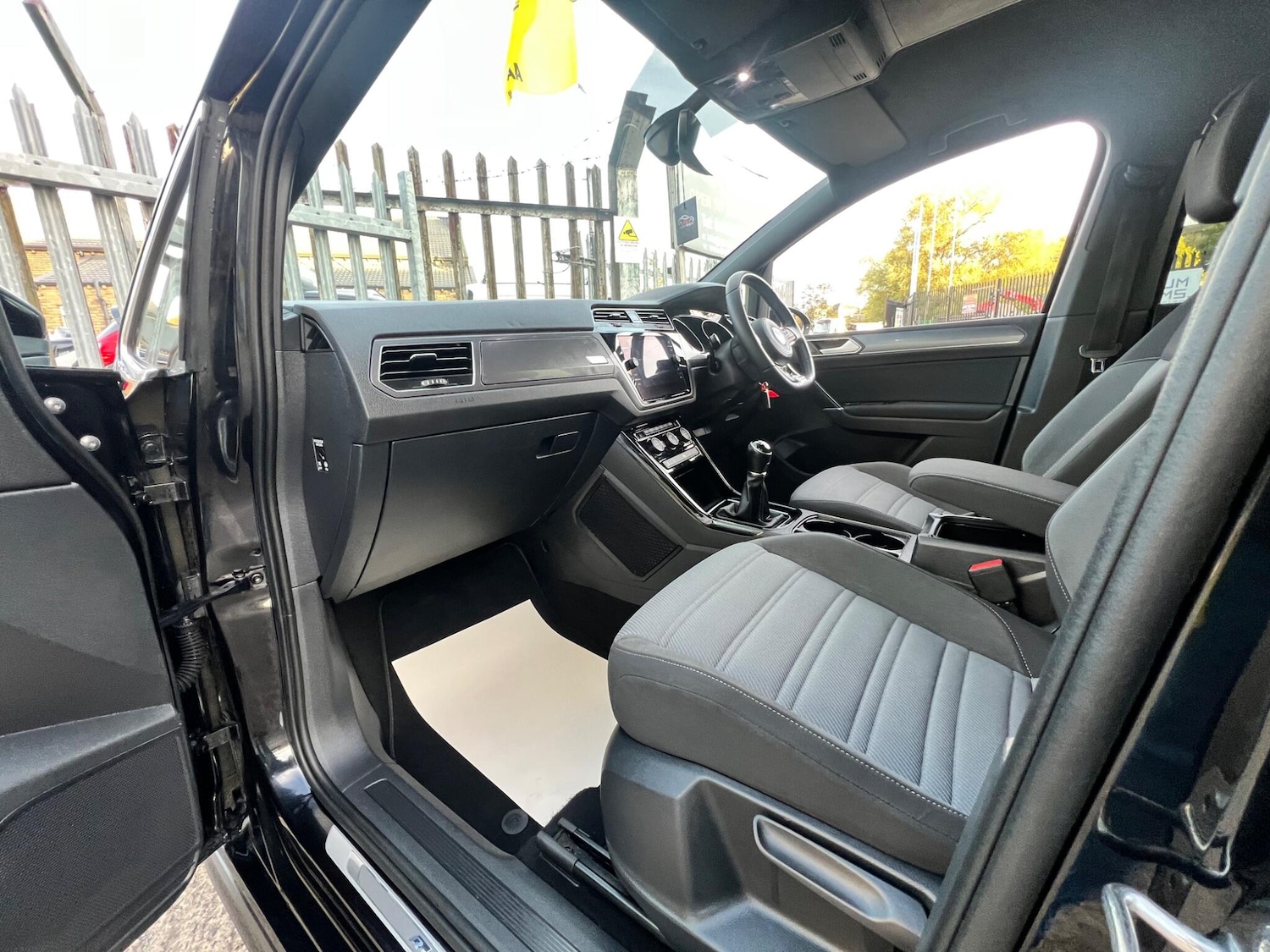 Used Volkswagen Touran for sale - 76409631: Photo 64