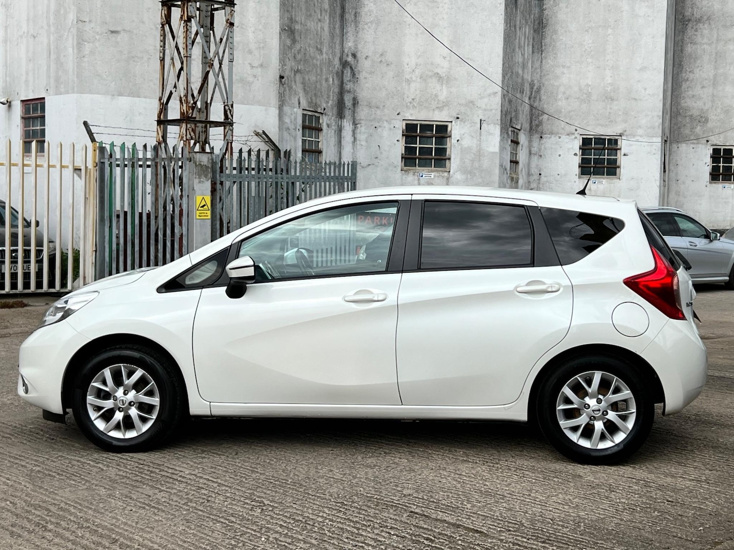 Used Nissan Note 2015 for sale - 76991343: Photo 11