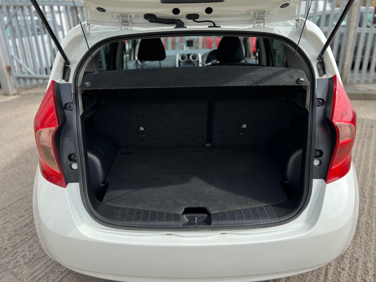 Used Nissan Note 2015 for sale - 76991343: Photo 19