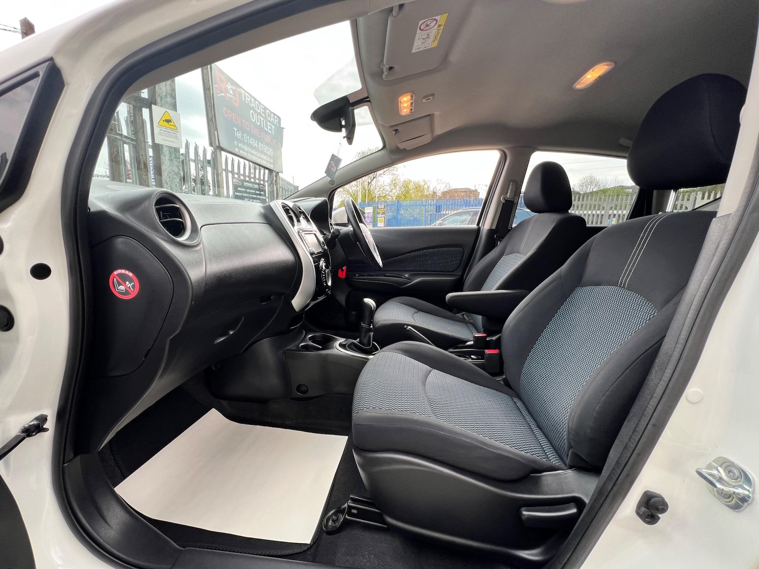 Used Nissan Note 2015 for sale - 76991343: Photo 50