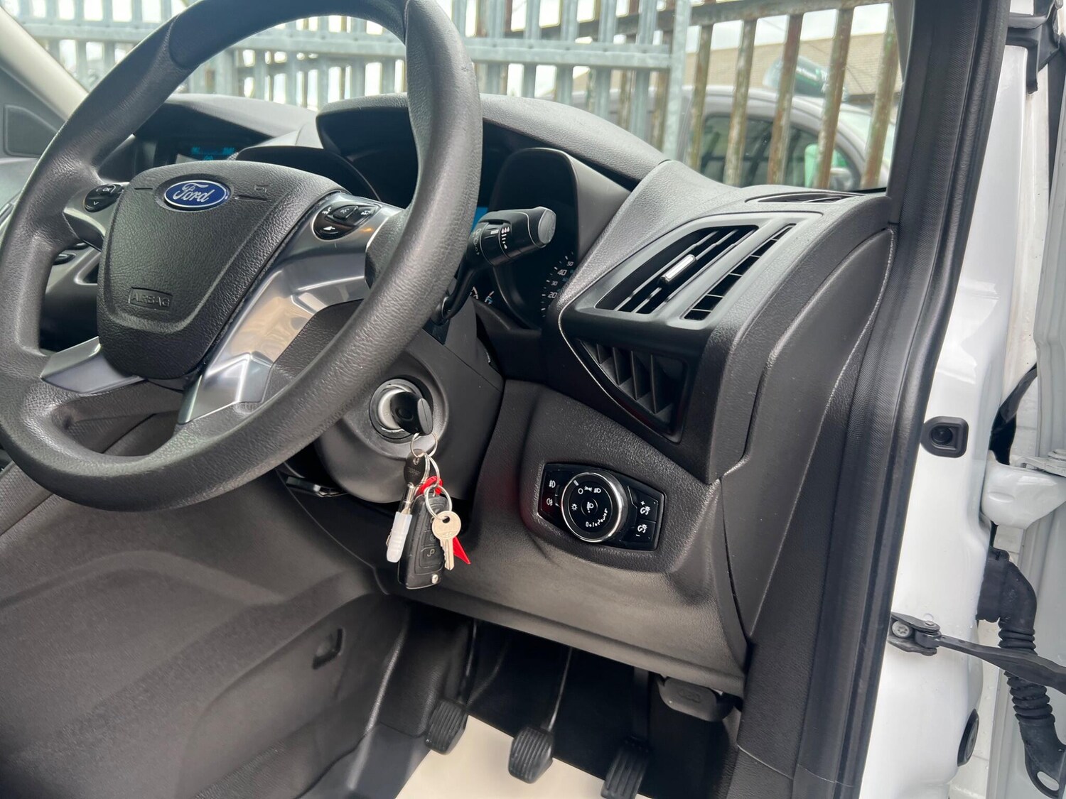 Used Ford Transit Connect 2018 for sale - 76012130: Photo 42