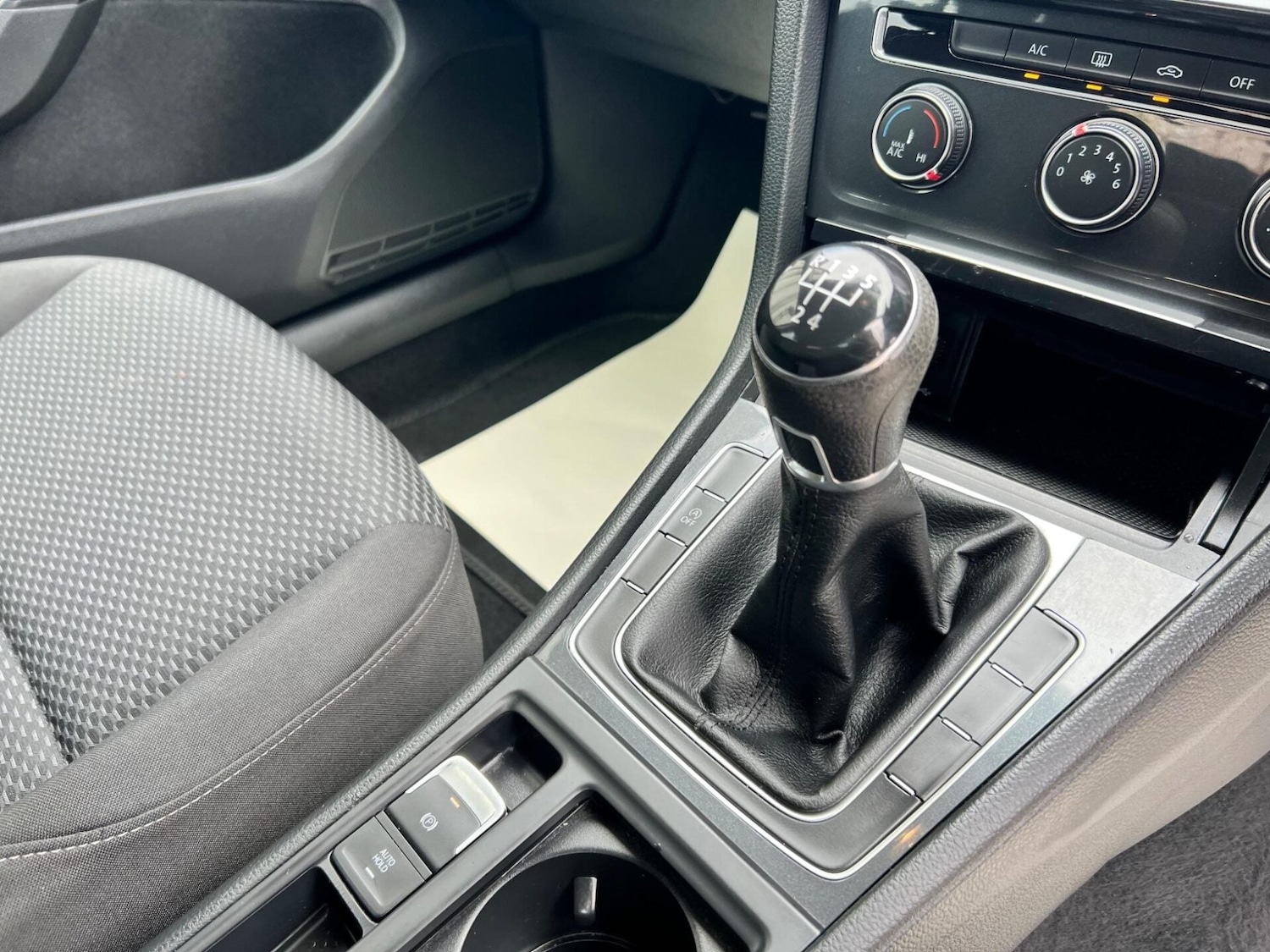 Used Volkswagen Golf 2019 for sale - 77249764: Photo 33