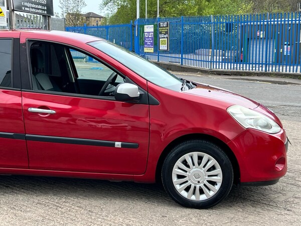 Used Renault Clio 2010 for sale - 74759048: Photo 11