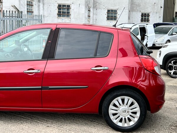 Used Renault Clio 2010 for sale - 74759048: Photo 15