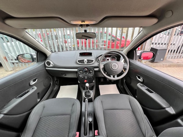 Used Renault Clio 2010 for sale - 74759048: Photo 26