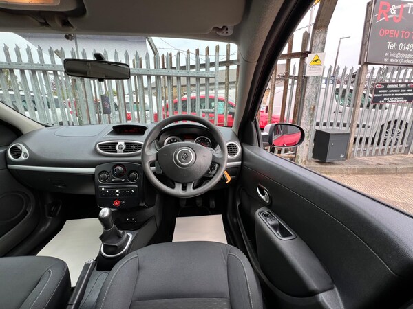 Used Renault Clio 2010 for sale - 74759048: Photo 27