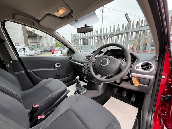 Used Renault Clio 2010 for sale - 74759048: Photo 28