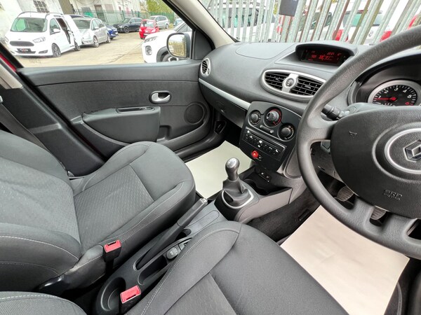 Used Renault Clio 2010 for sale - 74759048: Photo 29