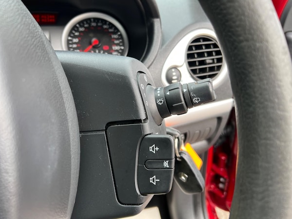 Used Renault Clio 2010 for sale - 74759048: Photo 38