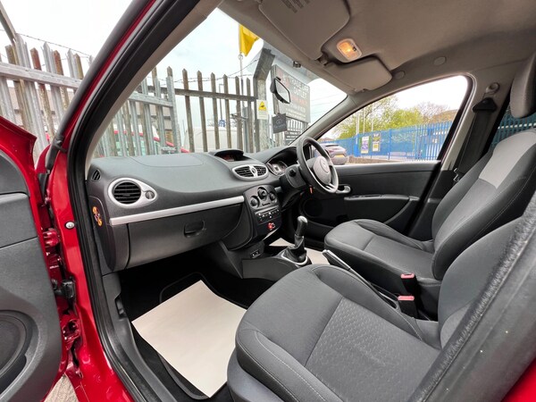 Used Renault Clio 2010 for sale - 74759048: Photo 49