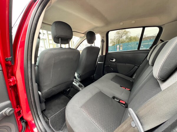Used Renault Clio 2010 for sale - 74759048: Photo 54
