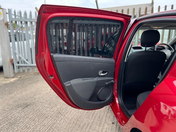 Used Renault Clio 2010 for sale - 74759048: Photo 58