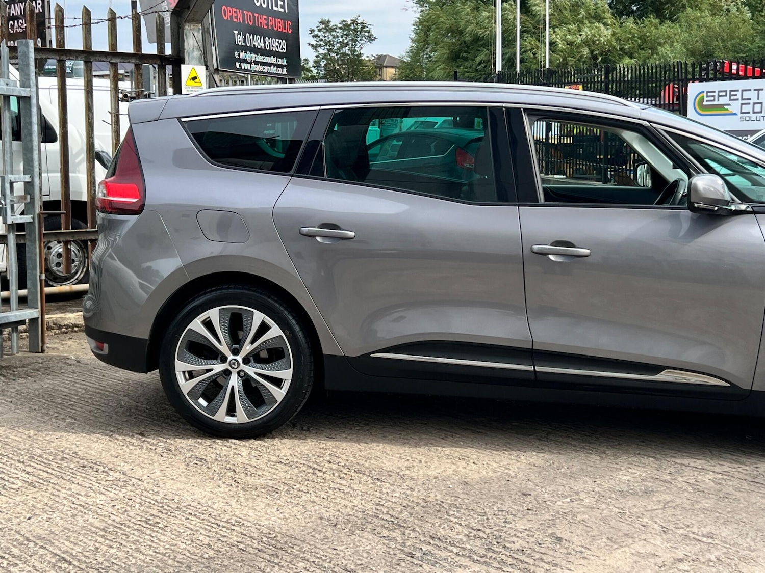Used Renault Grand Scenic 2017 for sale - 77081317: Photo 13
