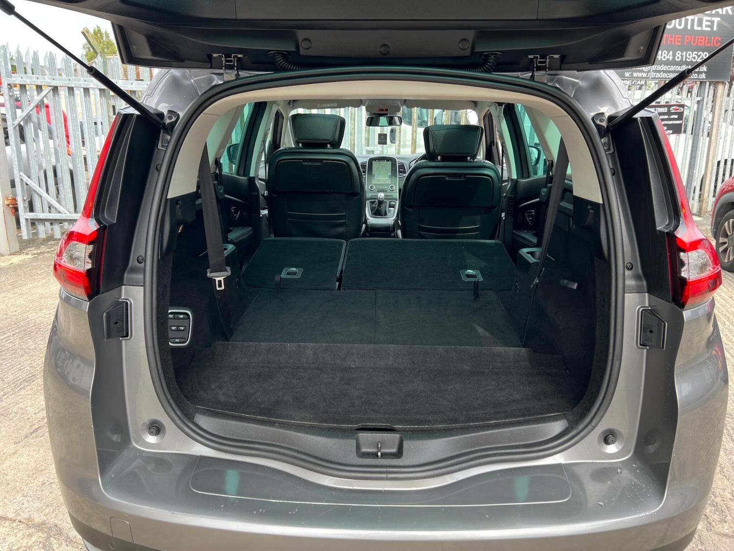 Used Renault Grand Scenic 2017 for sale - 77081317: Photo 23