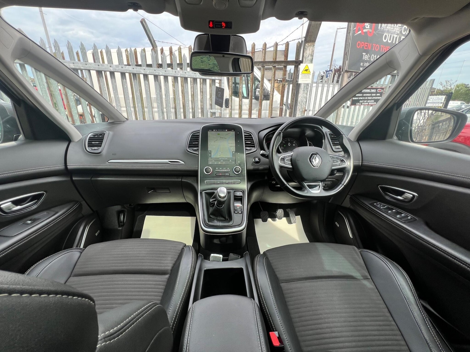 Used Renault Grand Scenic 2017 for sale - 77081317: Photo 28