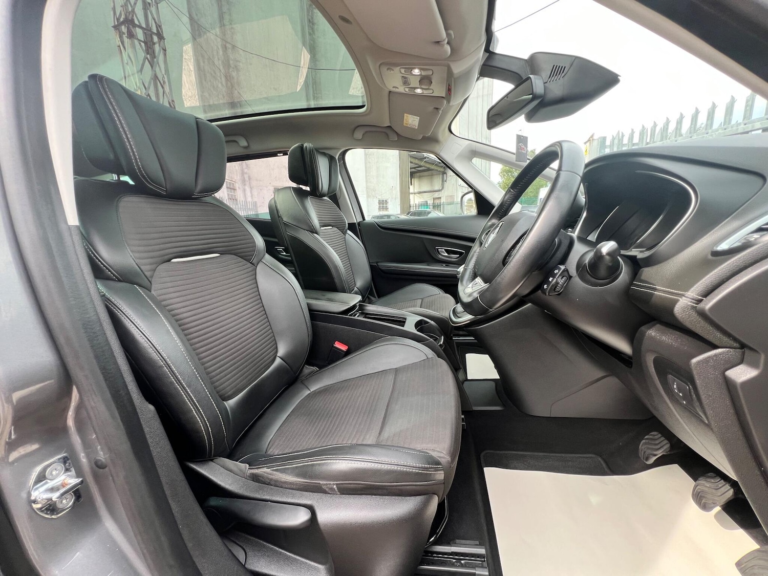 Used Renault Grand Scenic 2017 for sale - 77081317: Photo 32