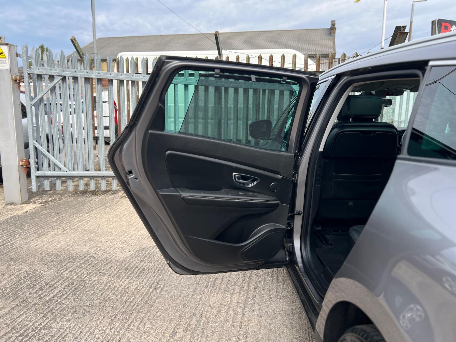 Used Renault Grand Scenic 2017 for sale - 77081317: Photo 79