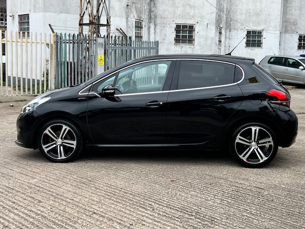 Used Peugeot 208 2016 for sale - 76283362: Photo 16
