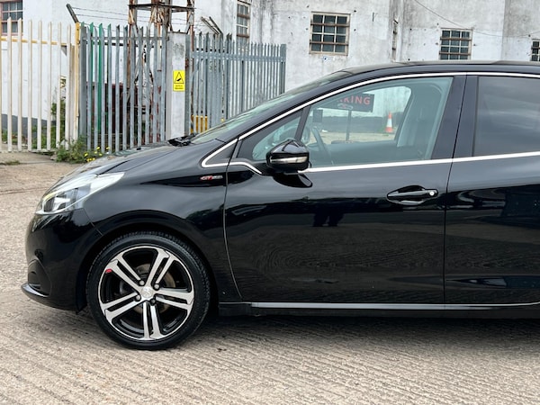 Used Peugeot 208 2016 for sale - 76283362: Photo 17