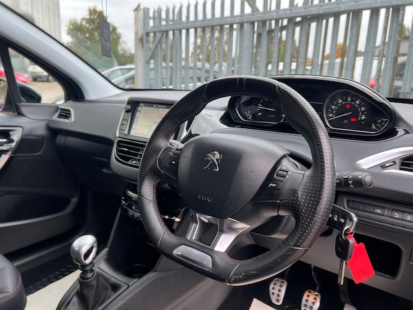 Used Peugeot 208 2016 for sale - 76283362: Photo 32