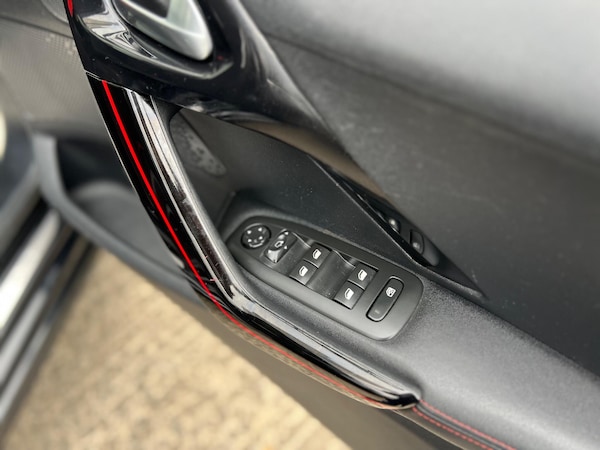Used Peugeot 208 2016 for sale - 76283362: Photo 46