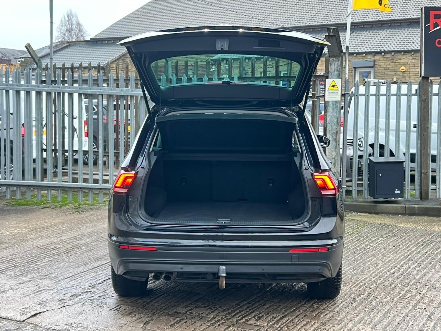 Used Volkswagen Tiguan 2017 for sale - 77040288: Photo 24