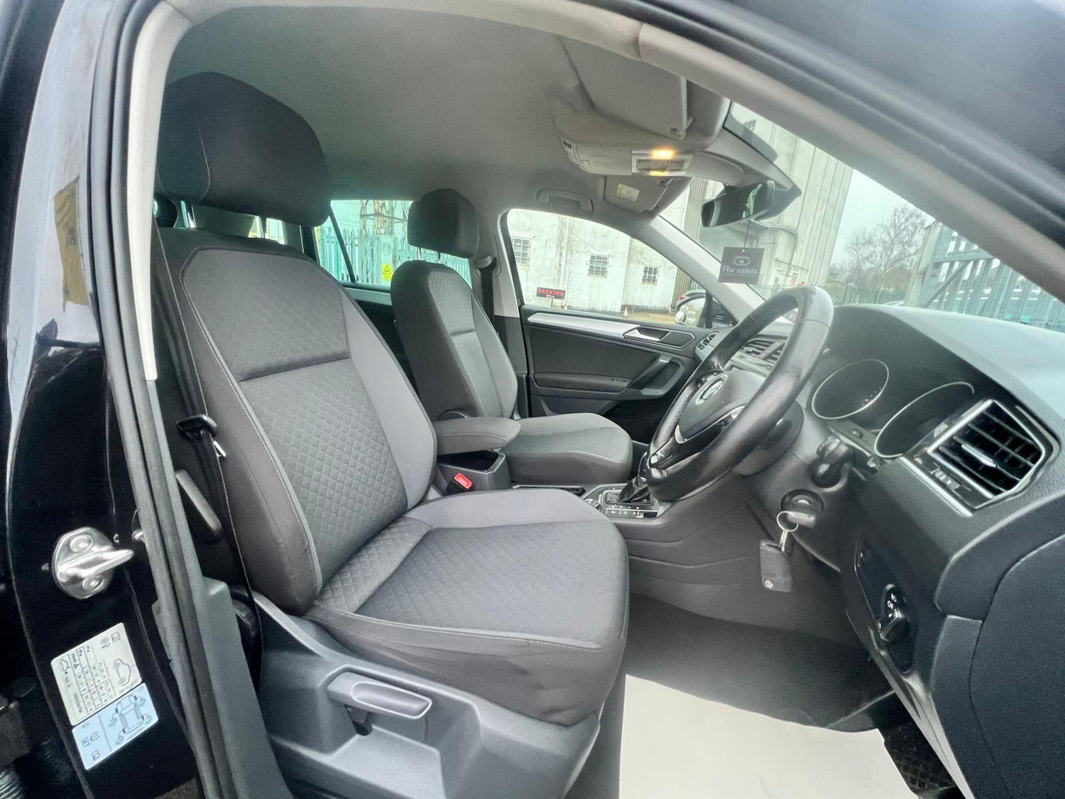 Used Volkswagen Tiguan 2017 for sale - 77040288: Photo 32