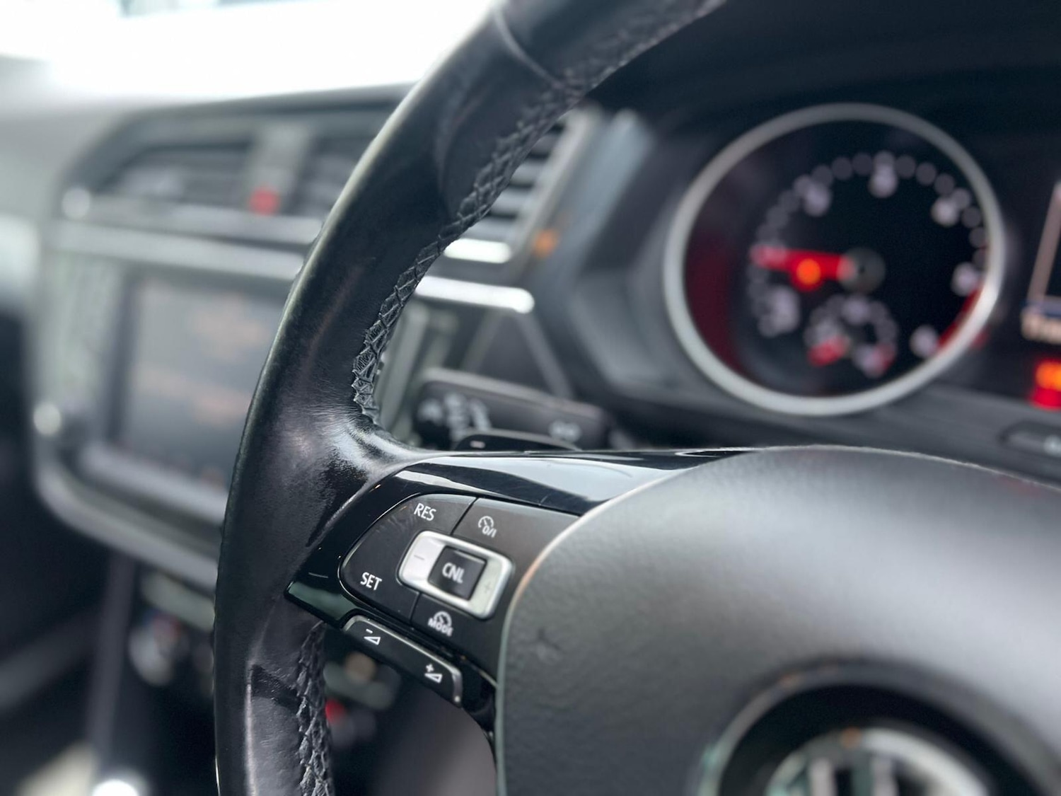 Used Volkswagen Tiguan 2017 for sale - 77040288: Photo 39