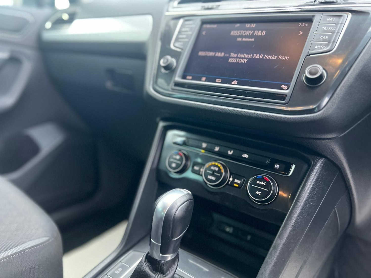 Used Volkswagen Tiguan 2017 for sale - 77040288: Photo 41