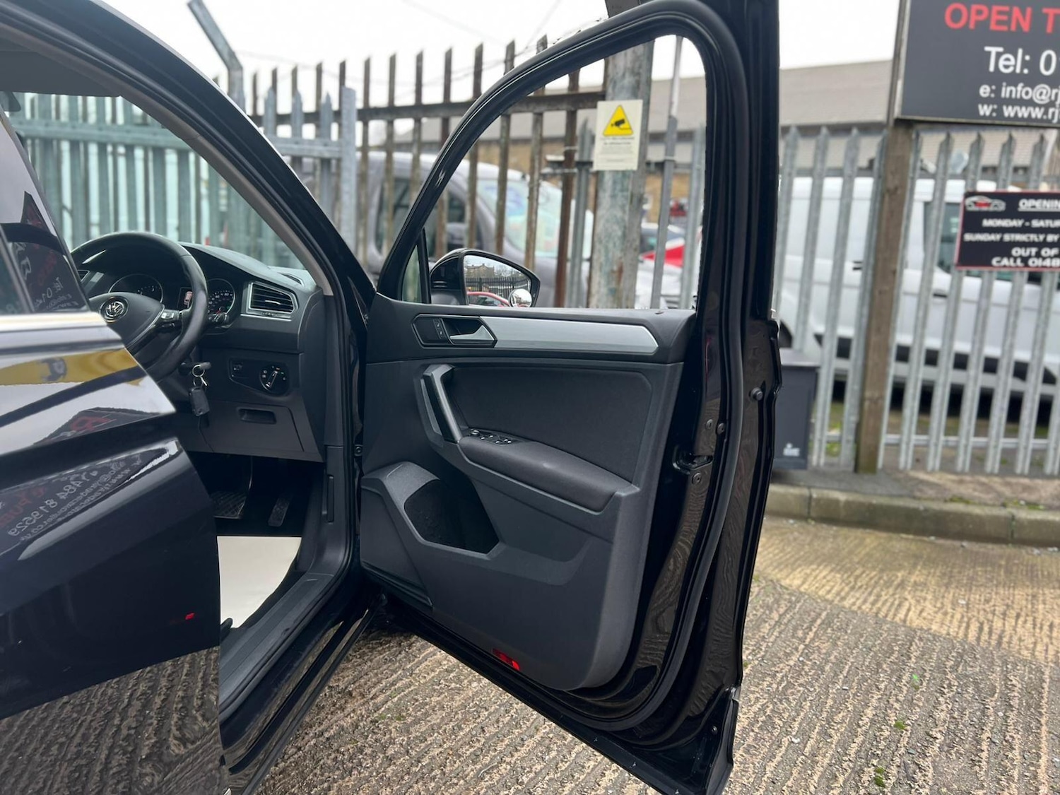 Used Volkswagen Tiguan 2017 for sale - 77040288: Photo 47