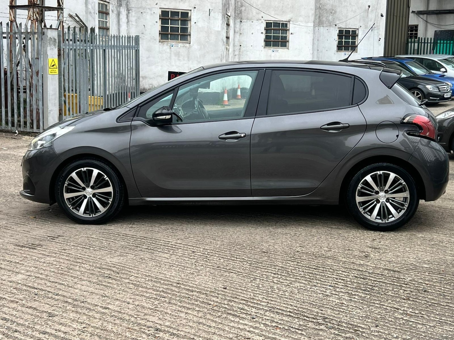 Used Peugeot 208 for sale - 76992044: Photo 16