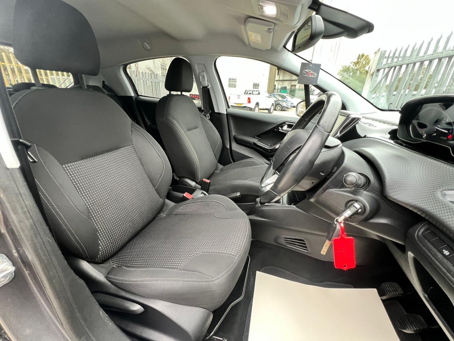 Used Peugeot 208 for sale - 76992044: Photo 29