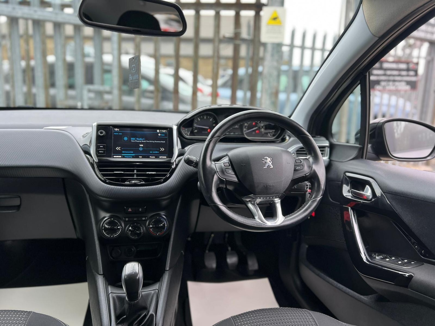 Used Peugeot 208 for sale - 76992044: Photo 31