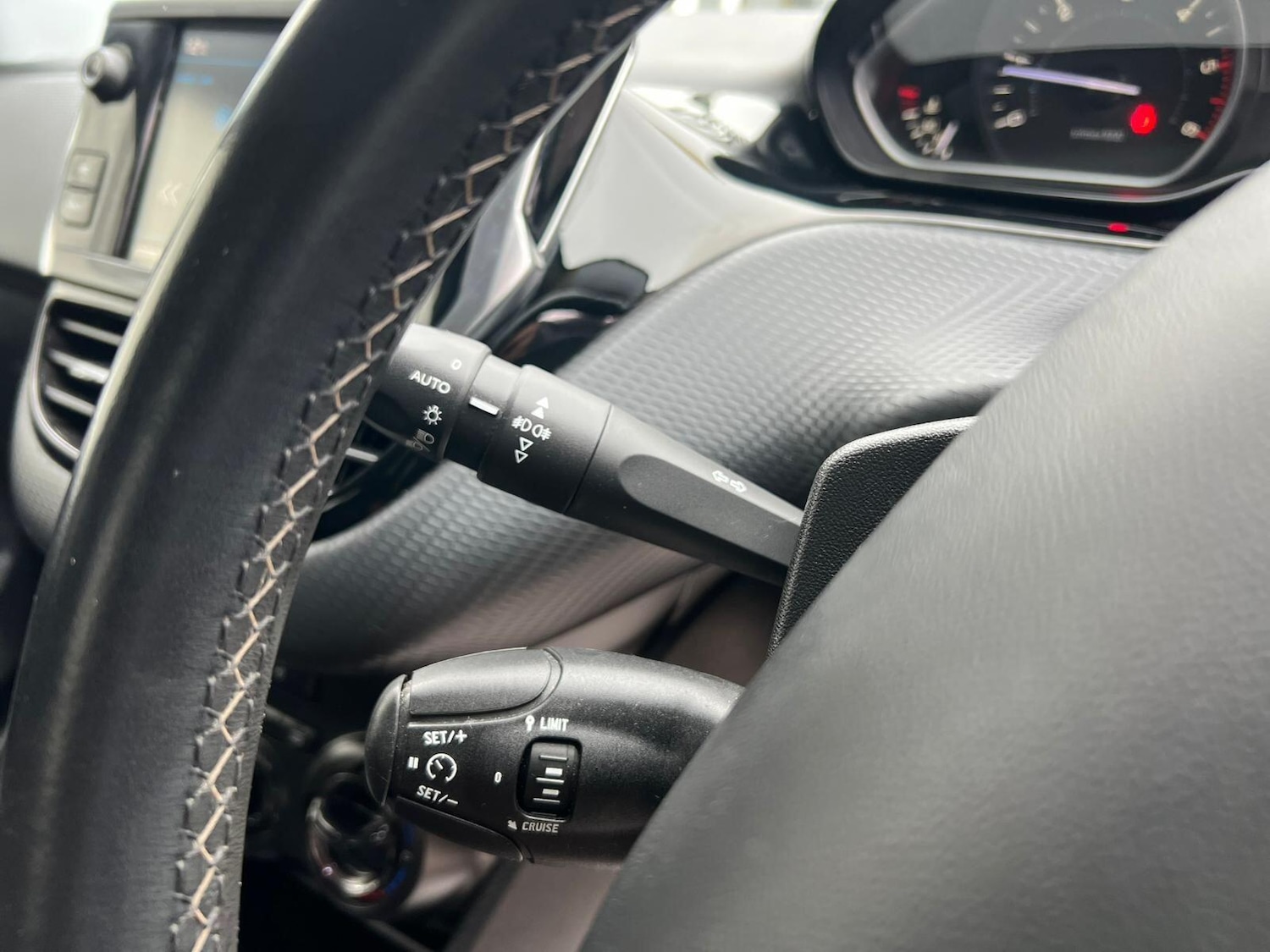 Used Peugeot 208 for sale - 76992044: Photo 37