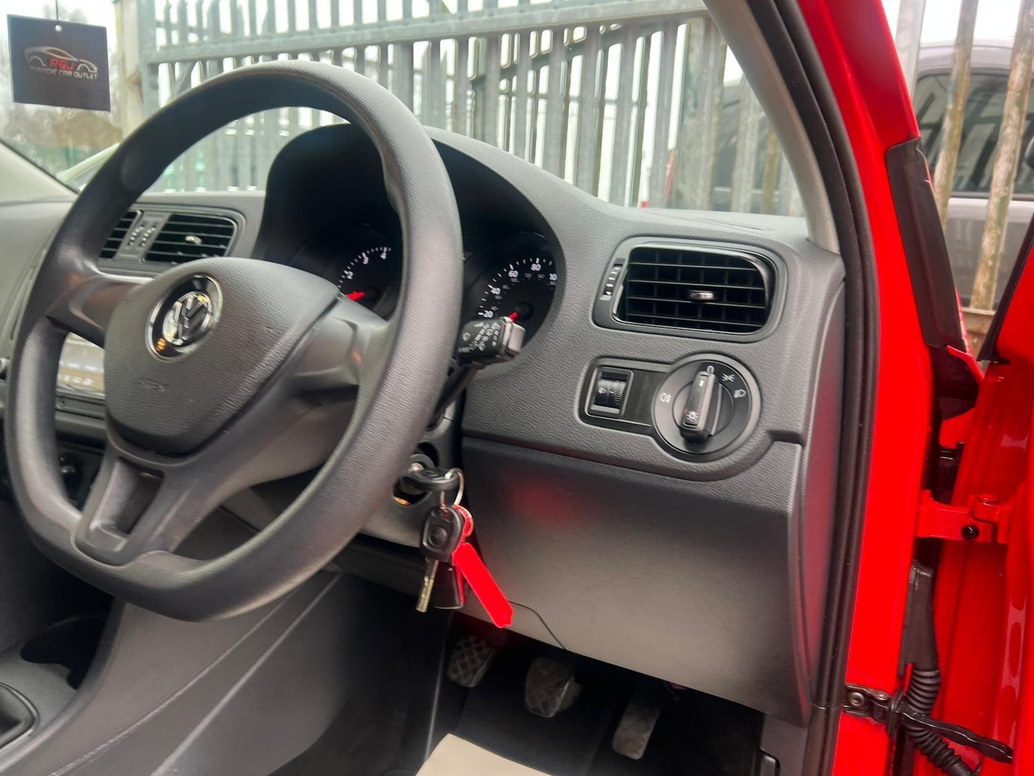 Used Volkswagen Polo 2015 for sale - 77081263: Photo 38