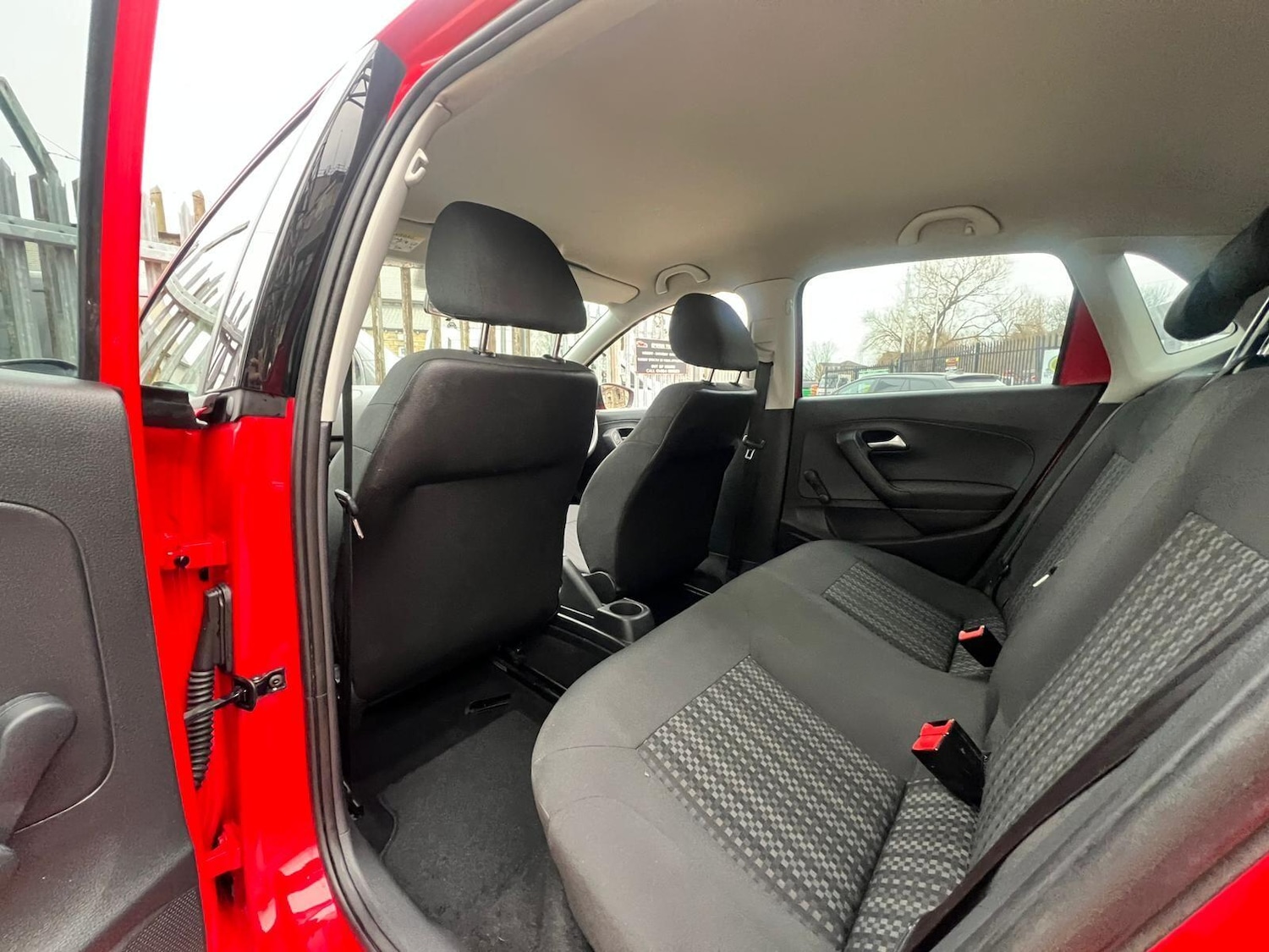 Used Volkswagen Polo 2015 for sale - 77081263: Photo 54