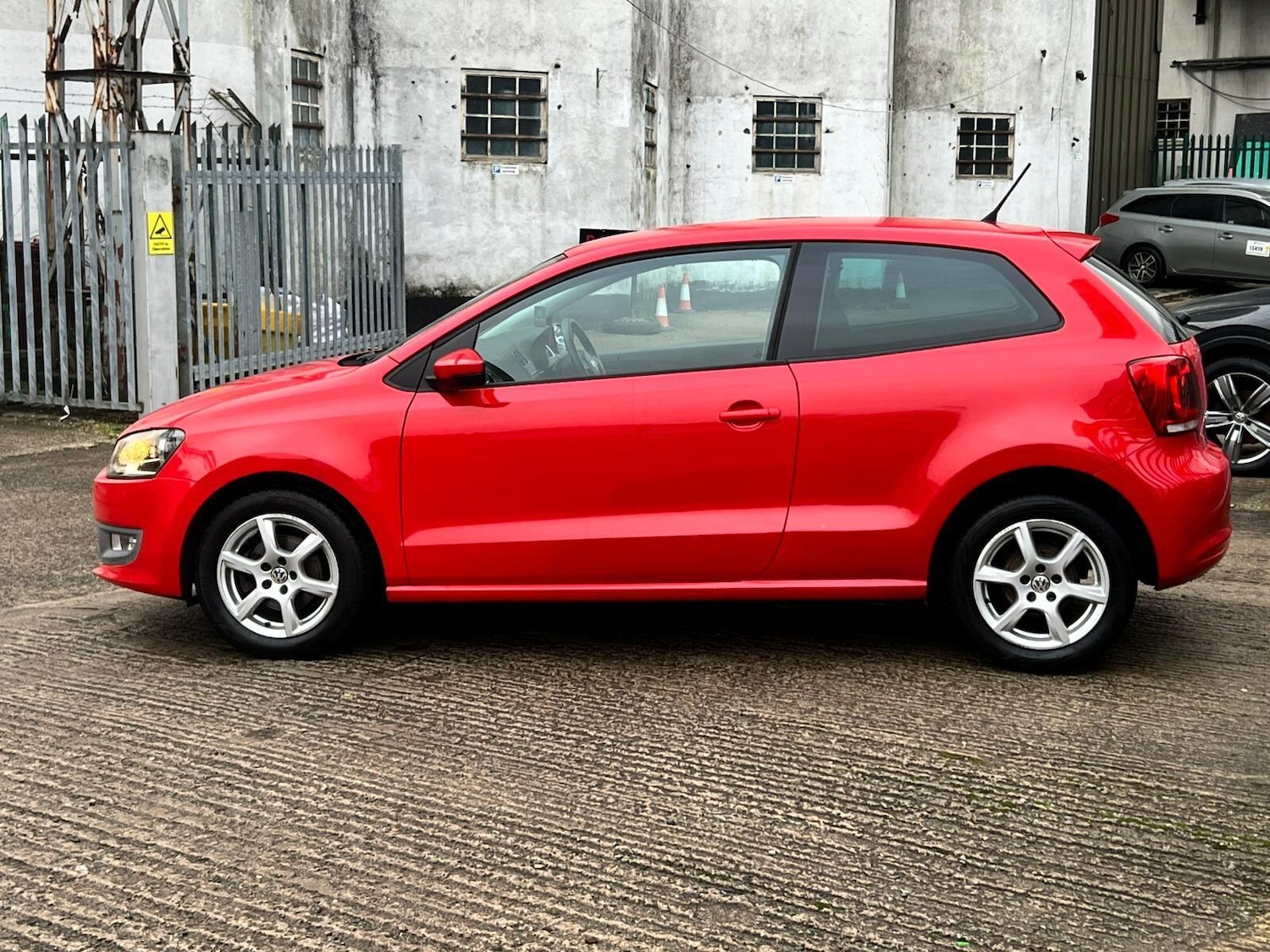 Used Volkswagen Polo 2010 for sale - 77029127: Photo 13