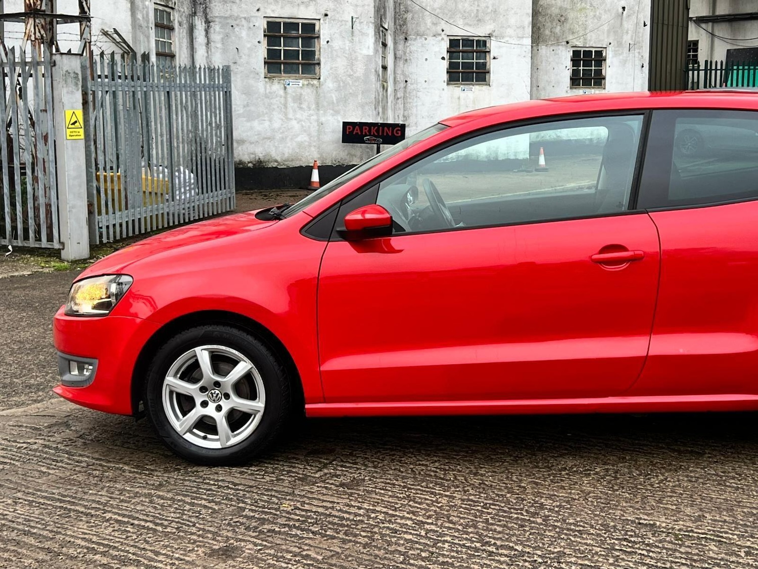 Used Volkswagen Polo 2010 for sale - 77029127: Photo 14