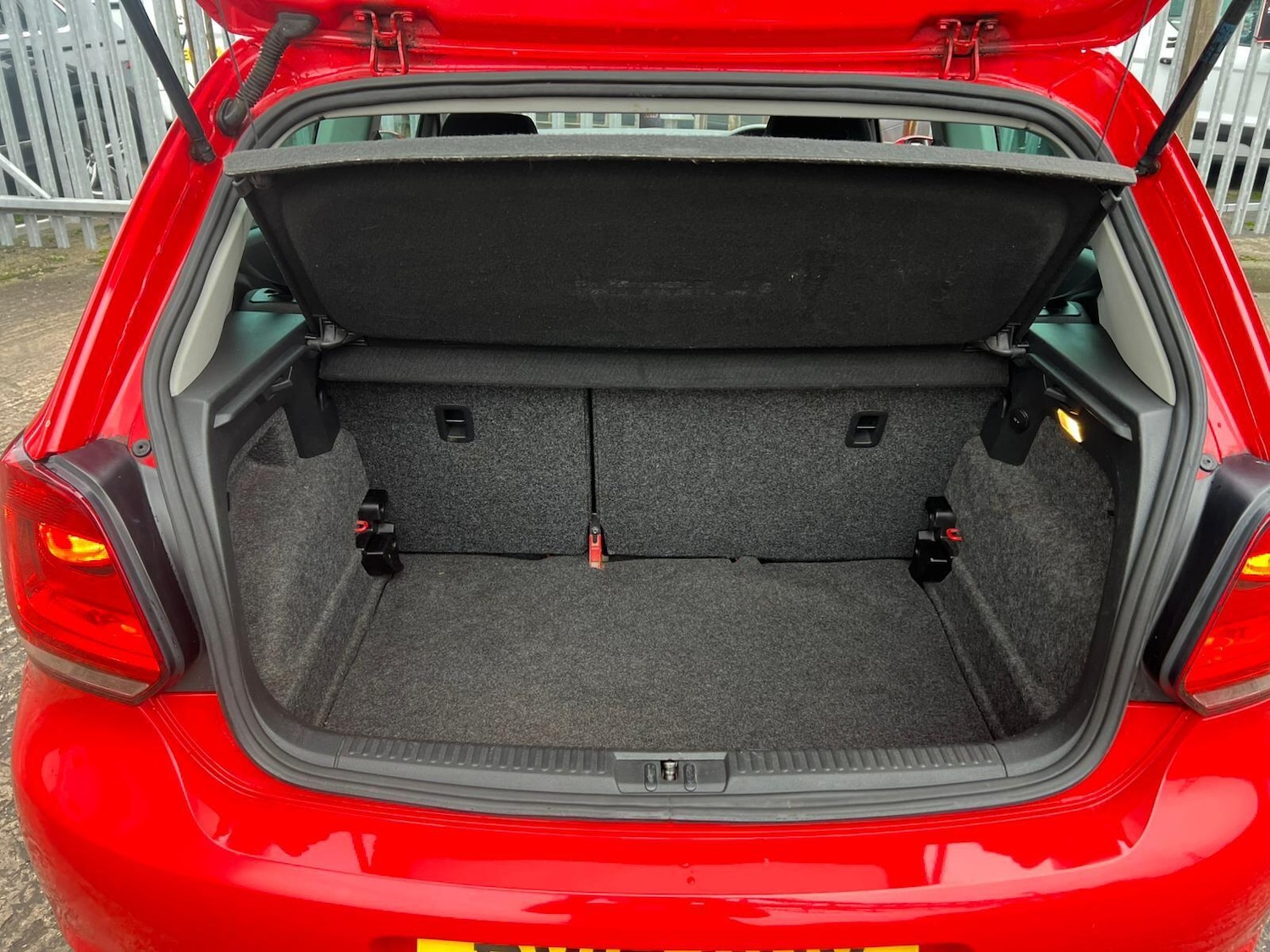 Used Volkswagen Polo 2010 for sale - 77029127: Photo 24