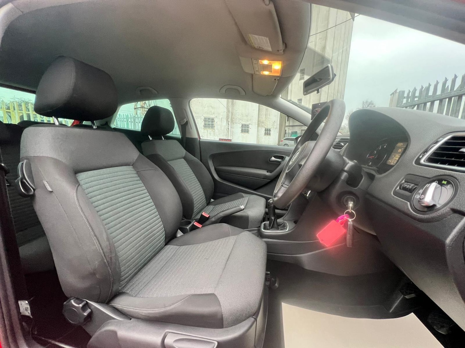 Used Volkswagen Polo 2010 for sale - 77029127: Photo 32