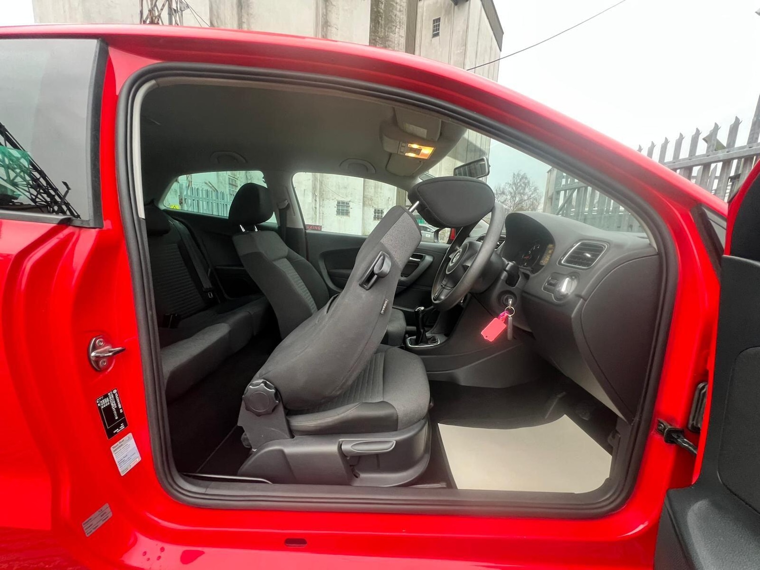 Used Volkswagen Polo 2010 for sale - 77029127: Photo 41