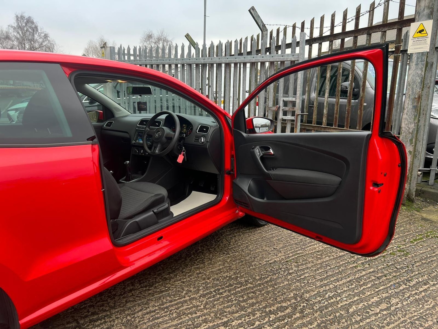 Used Volkswagen Polo 2010 for sale - 77029127: Photo 45