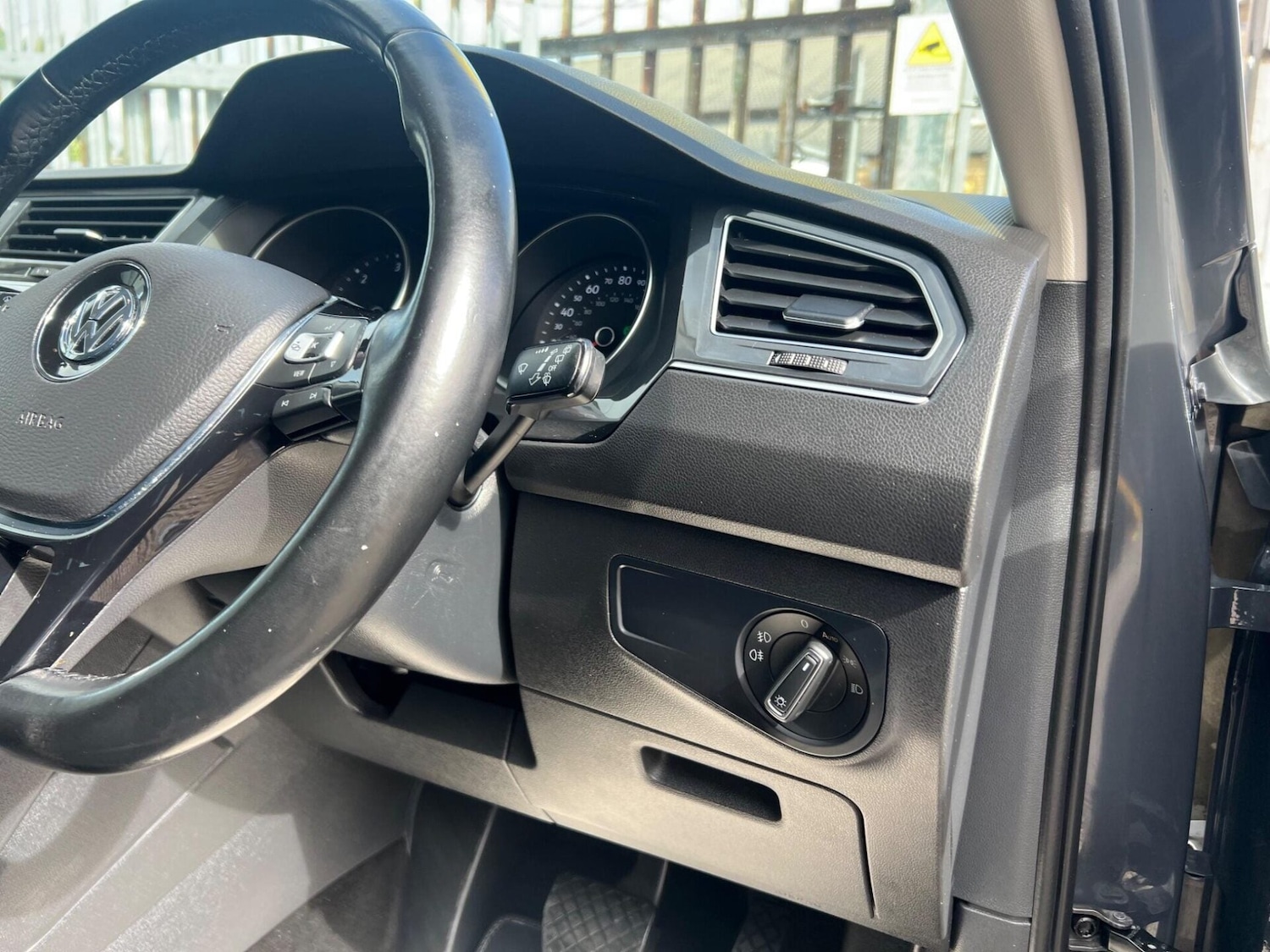 Used Volkswagen Tiguan 2019 for sale - 77249739: Photo 42