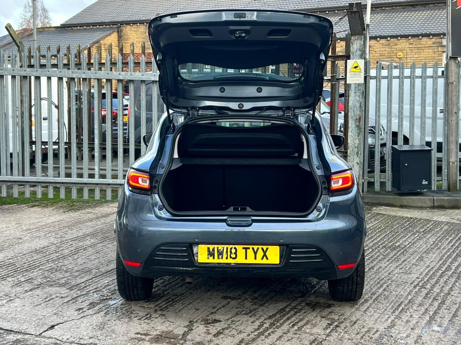 Used Renault Clio 2018 for sale - 77249772: Photo 16