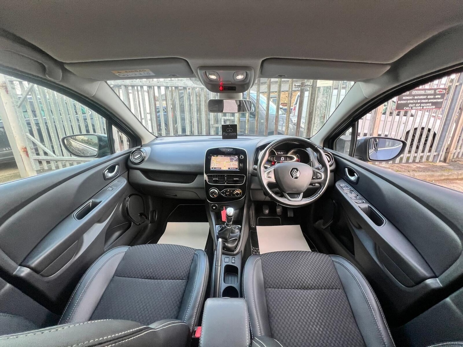 Used Renault Clio 2018 for sale - 77249772: Photo 32