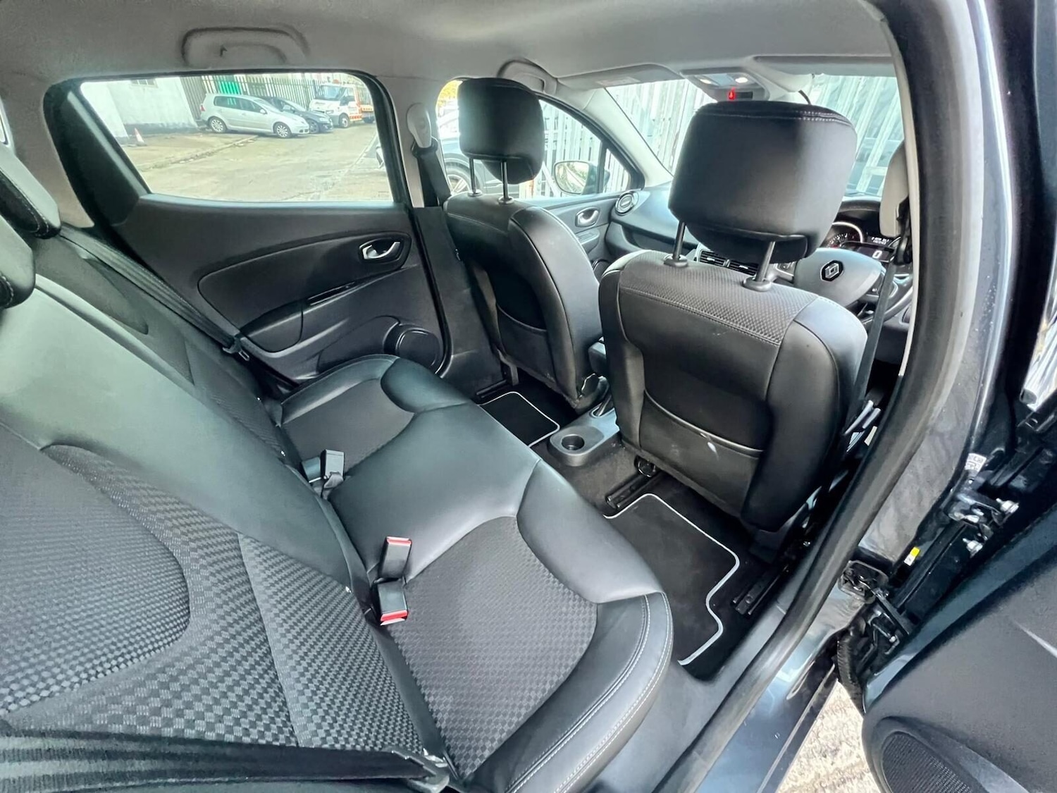 Used Renault Clio 2018 for sale - 77249772: Photo 42